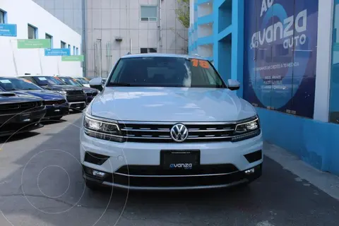 Volkswagen Tiguan Highline usado (2018) color Blanco financiado en mensualidades(enganche $158,700)