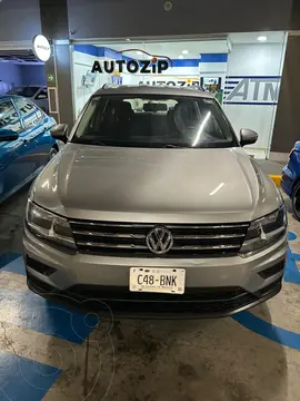 Volkswagen Tiguan Trendline Plus usado (2020) color Gris precio $355,000
