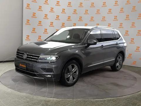 Volkswagen Tiguan Highline usado (2018) color Gris Platino financiado en mensualidades(enganche $86,900 mensualidades desde $10,446)