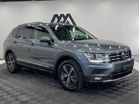 Volkswagen Tiguan Comfortline 5 Asientos Piel usado (2019) color Gris precio $379,900