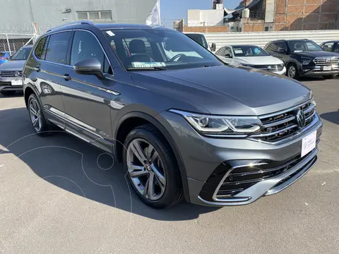 Volkswagen Tiguan 2.0L R-Line usado (2024) color Gris precio $614,900