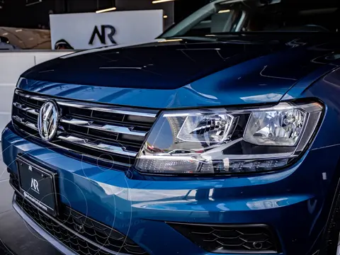 Volkswagen Tiguan Comfortline 5 Asientos usado (2021) color Azul Acero precio $580,000