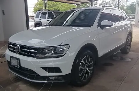 Volkswagen Tiguan Comfortline 5 Asientos Piel usado (2018) color Blanco precio $335,000