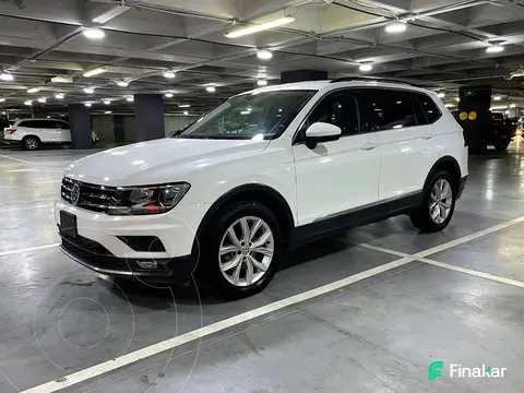 Volkswagen Tiguan Comfortline usado (2020) color Blanco precio $373,000