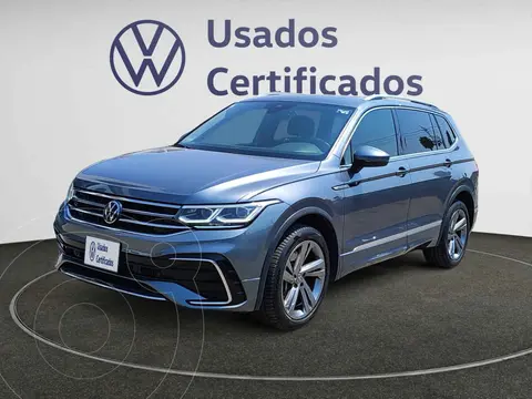 Volkswagen Tiguan 2.0L R-Line usado (2024) color Gris financiado en mensualidades(enganche $169,195 mensualidades desde $12,944)