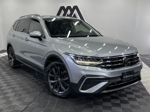 Volkswagen Tiguan Comfortline 5 Asientos usado (2022) color Gris Platino financiado en mensualidades(enganche $97,980 mensualidades desde $10,900)