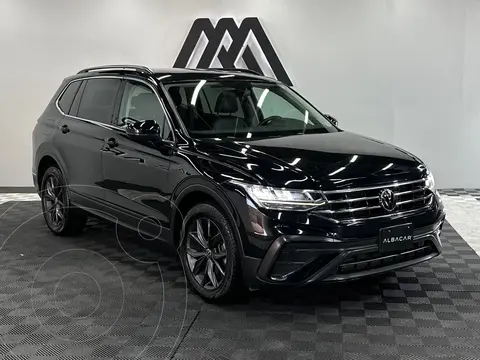 Volkswagen Tiguan Comfortline 5 Asientos usado (2022) color Negro precio $419,999