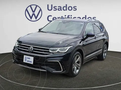 Volkswagen Tiguan 2.0L R-Line usado (2024) color Negro financiado en mensualidades(enganche $196,445 mensualidades desde $15,028)