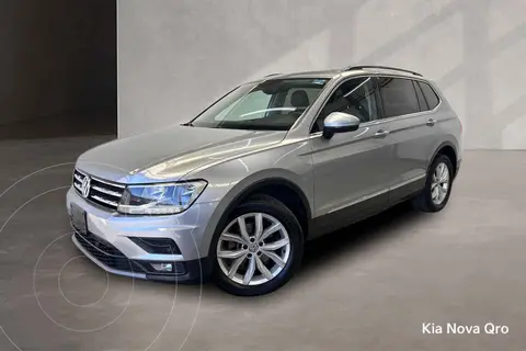 Volkswagen Tiguan Comfortline 3era Fila usado (2021) color Plata financiado en mensualidades(enganche $113,088 mensualidades desde $9,708)