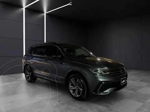 Volkswagen Tiguan Comfortline 5 Asientos usado (2022) color Gris financiado en mensualidades(enganche $101,876 mensualidades desde $10,236)
