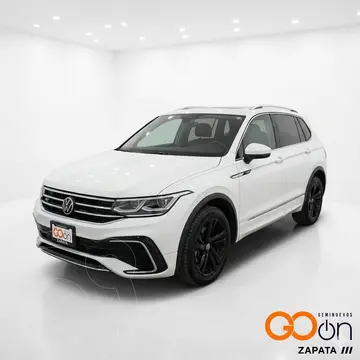 Volkswagen Tiguan R-LINE usado (2022) color VWAAUTBLANCO PURO precio $530,000