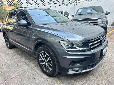 Volkswagen Tiguan Comfortline 5 Asientos Piel usado (2018) color Gris Platino financiado en mensualidades(enganche $47,900 mensualidades desde $13,500)