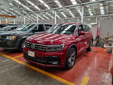 Volkswagen Tiguan R-Line usado (2019) color Rojo Rubi financiado en mensualidades(enganche $117,250 mensualidades desde $10,550)