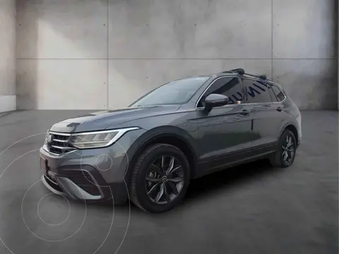 Volkswagen Tiguan Comfortline 7 Asientos usado (2022) color Gris financiado en mensualidades(enganche $96,580 mensualidades desde $9,524)