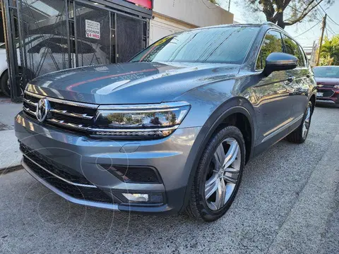 Volkswagen Tiguan Highline usado (2018) color Gris financiado en mensualidades(enganche $133,318 mensualidades desde $8,288)