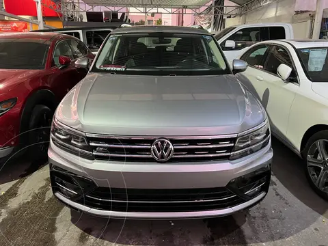 Volkswagen Tiguan R-Line usado (2019) color Plata financiado en mensualidades(enganche $100,000 mensualidades desde $13,603)