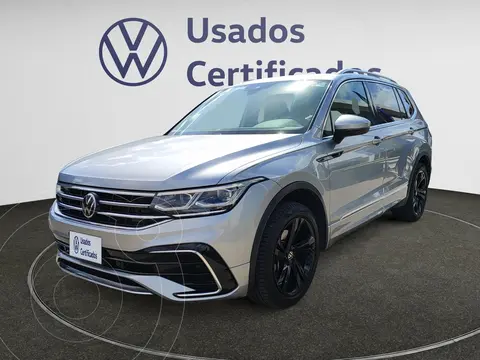 Volkswagen Tiguan 2.0L R-Line usado (2023) color Plata financiado en mensualidades(enganche $185,545 mensualidades desde $14,194)