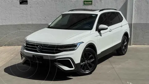 Volkswagen Tiguan Comfortline 7 Asientos usado (2023) color Blanco precio $529,000