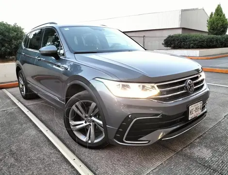 Volkswagen Tiguan 1.4L R-Line usado (2024) color Gris financiado en mensualidades(enganche $259,536 mensualidades desde $11,150)