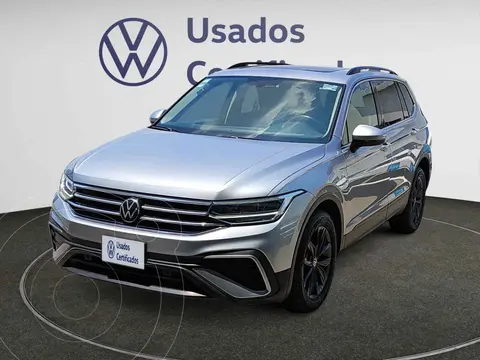 Volkswagen Tiguan Comfortline 5 Asientos usado (2022) color Plata financiado en mensualidades(enganche $122,870 mensualidades desde $9,400)