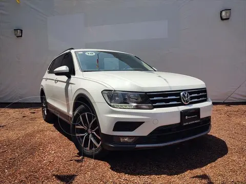 Volkswagen Tiguan Comfortline usado (2018) color Blanco financiado en mensualidades(enganche $101,250 mensualidades desde $7,404)