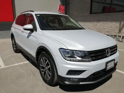 Volkswagen Tiguan Trendline Plus usado (2018) color Plata financiado en mensualidades(enganche $124,500 mensualidades desde $8,164)