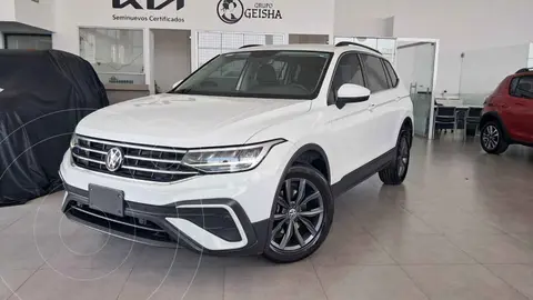 Volkswagen Tiguan Comfortline 5 Asientos usado (2023) color Blanco precio $485,000