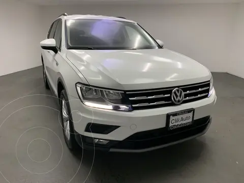 Volkswagen Tiguan Comfortline usado (2020) color Blanco financiado en mensualidades(enganche $111,000 mensualidades desde $12,500)