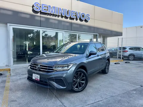 Volkswagen Tiguan Comfortline 5 Asientos usado (2023) color Gris Oscuro financiado en mensualidades(enganche $121,000 mensualidades desde $13,584)