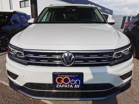 Volkswagen Tiguan Highline usado (2018) color Blanco financiado en mensualidades(enganche $130,000 mensualidades desde $13,056)