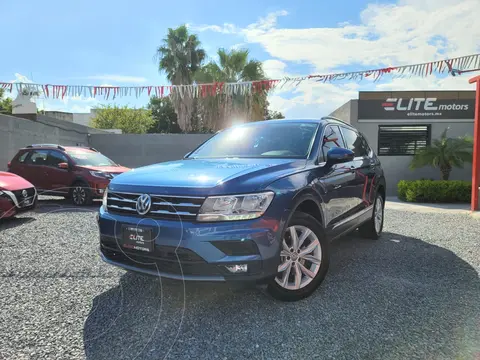 Volkswagen Tiguan Comfortline usado (2020) color Azul precio $375,000