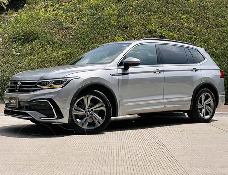 Volkswagen Tiguan 1.4L R-Line usado (2023) color Gris financiado en mensualidades(enganche $131,780 mensualidades desde $13,000)