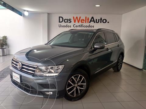 foto Volkswagen Tiguan Comfortline usado (2018) color Plata precio $395,000