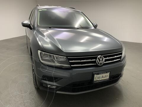 Volkswagen Tiguan Comfortline usado (2018) color Gris financiado en mensualidades(enganche $95,000 mensualidades desde $12,200)