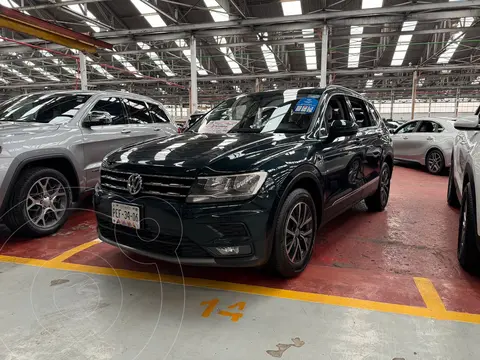 Volkswagen Tiguan Comfortline 7 Asientos Tela usado (2018) color Gris Platino financiado en mensualidades(enganche $77,800 mensualidades desde $7,000)