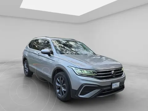 Volkswagen Tiguan Comfortline 5 Asientos usado (2022) color plateado financiado en mensualidades(enganche $116,902 mensualidades desde $10,658)