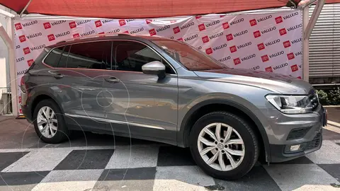 Volkswagen Tiguan Comfortline usado (2020) color Gris financiado en mensualidades(enganche $137,940 mensualidades desde $5,926)