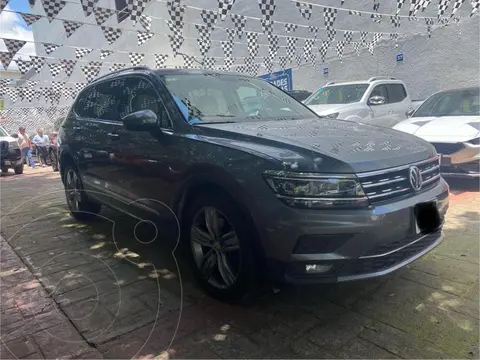 Volkswagen Tiguan Highline usado (2019) color Gris Platino precio $410,000
