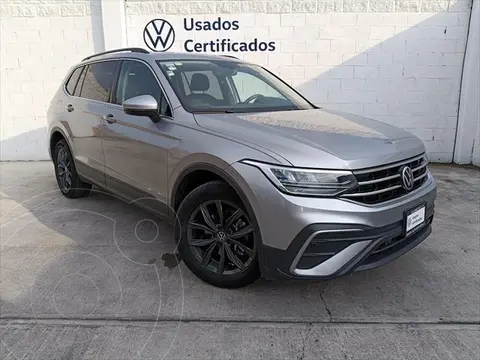 Volkswagen Tiguan Comfortline 5 Asientos usado (2022) color plateado precio $509,900