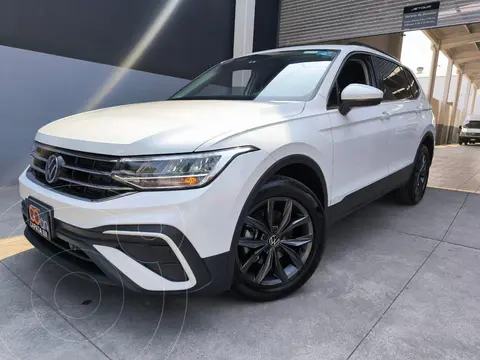 Volkswagen Tiguan Comfortline 5 Asientos usado (2023) color Blanco financiado en mensualidades(enganche $143,062 mensualidades desde $10,940)
