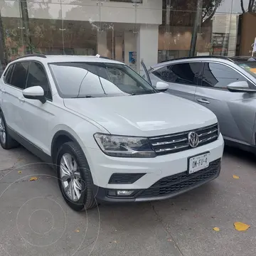 Volkswagen Tiguan Comfortline 5 Asientos Piel usado (2020) color Blanco precio $475,000