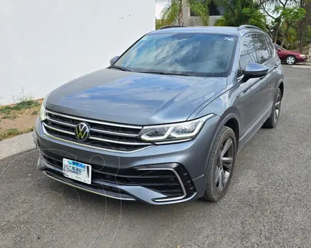 Volkswagen Tiguan 1.4L R-Line usado (2024) color Gris Platino precio $559,000