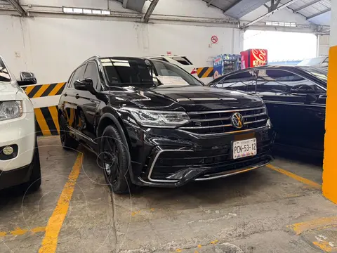 Volkswagen Tiguan R-Line usado (2022) color Negro Profundo financiado en mensualidades(enganche $130,000 mensualidades desde $12,300)