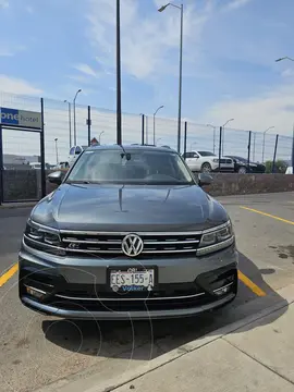 Volkswagen Tiguan 1.4L R-Line usado (2019) color Gris Platino precio $480,000