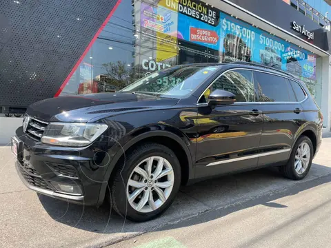 Volkswagen Tiguan Comfortline 5 Asientos Piel usado (2021) color Negro precio $390,000