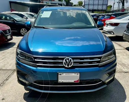 Volkswagen Tiguan Highline usado (2018) color Azul financiado en mensualidades(enganche $93,999 mensualidades desde $12,730)
