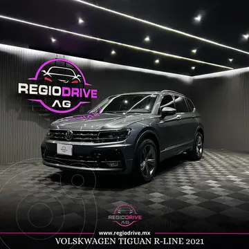 Volkswagen Tiguan 1.4L R-Line usado (2021) color Gris Platino financiado en mensualidades(enganche $101,000 mensualidades desde $9,830)