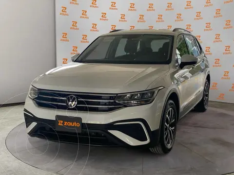 Volkswagen Tiguan Trendline Plus usado (2023) color Blanco financiado en mensualidades(enganche $132,475 mensualidades desde $9,770)