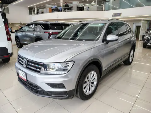 Volkswagen Tiguan Comfortline usado (2020) color plateado precio $344,499