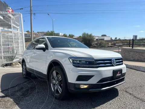 Volkswagen Tiguan Highline usado (2021) color Blanco precio $548,000